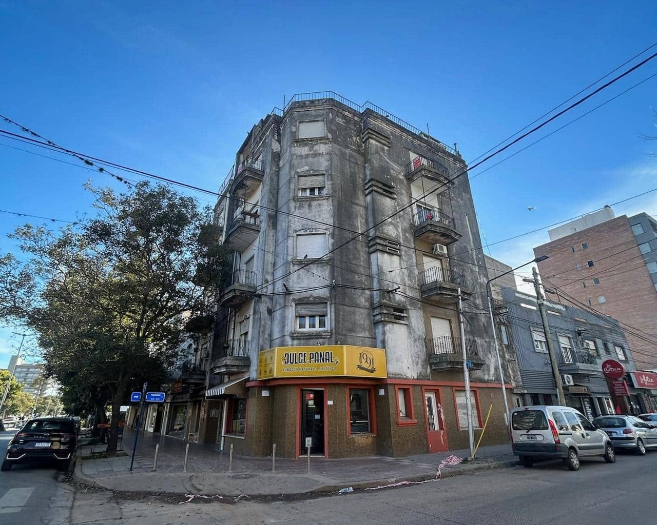 Av. San Martin 2020, San Lorenzo